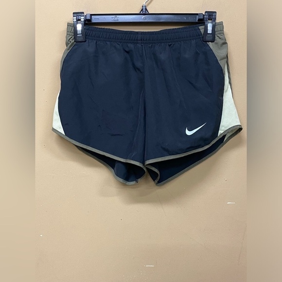 Nike DRI-FIT 10K CLASSIC Tempo Running Shorts DD9172-046 Size XS Black Green - Picture 1 of 5
